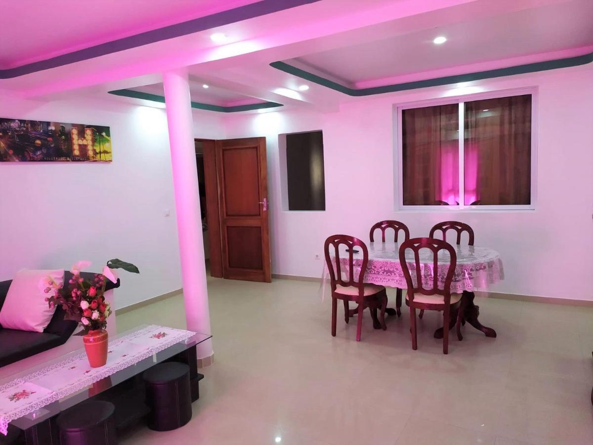 Casa Cabral : Big Apartment Next To The Beach Таррафал Экстерьер фото