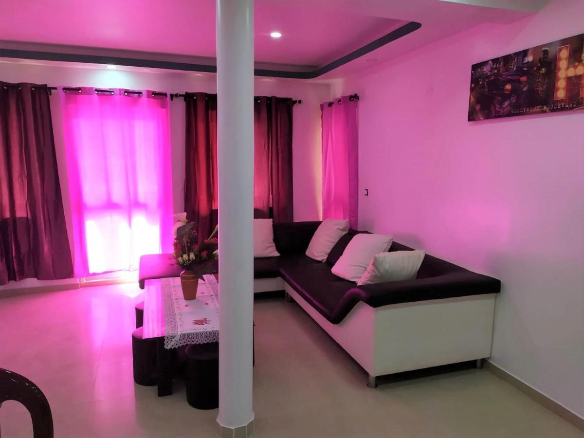 Casa Cabral : Big Apartment Next To The Beach Таррафал Экстерьер фото